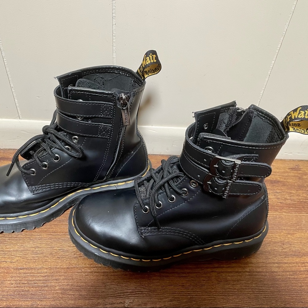 Fairly new Dr Martens 1460 ALT Bex Boot. Great condition, size 7 (EU 38).